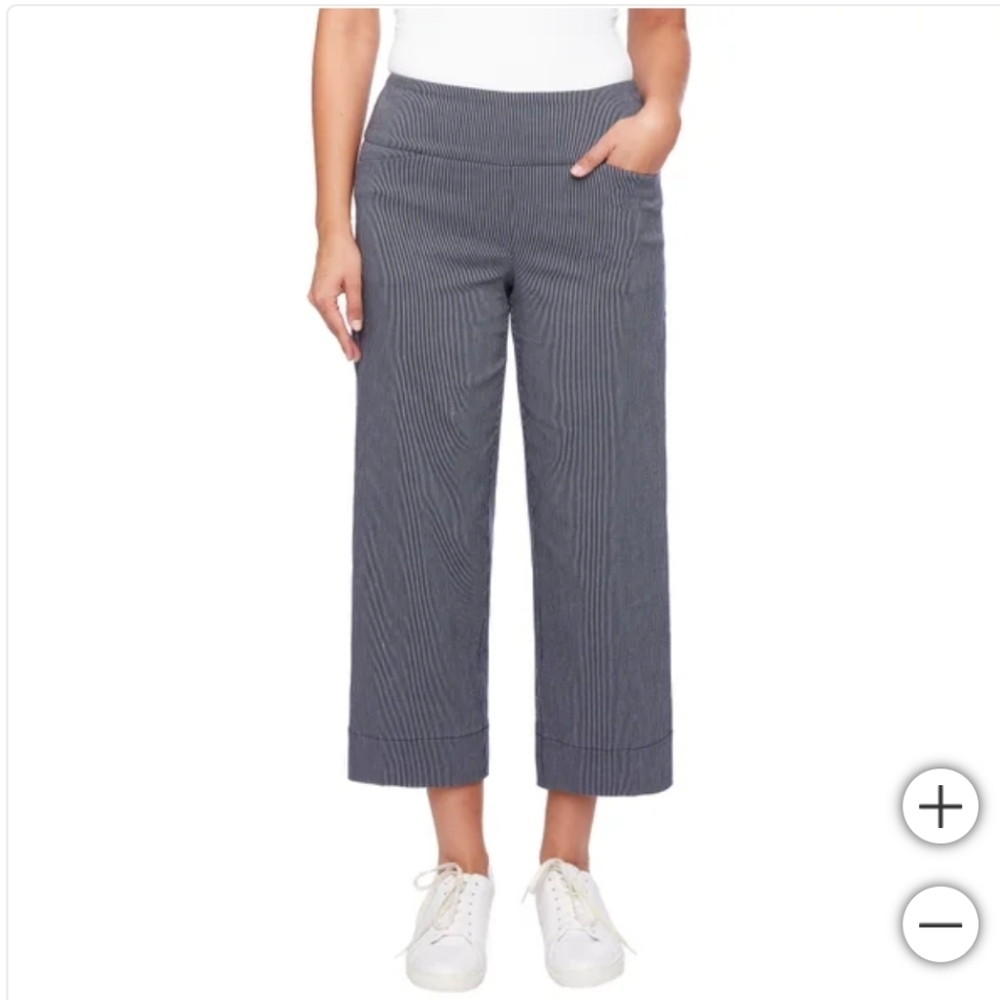 NWT S.C. & CO. Women's Wide Leg Crop‎ Pant Navy Striped